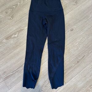 Black cropped lululemon leggings